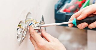 Электромонтажные работы в Верхнем Уфалее от Мастер24 — электромонтаж под ключ, цены от 1637 руб., заказать услуги